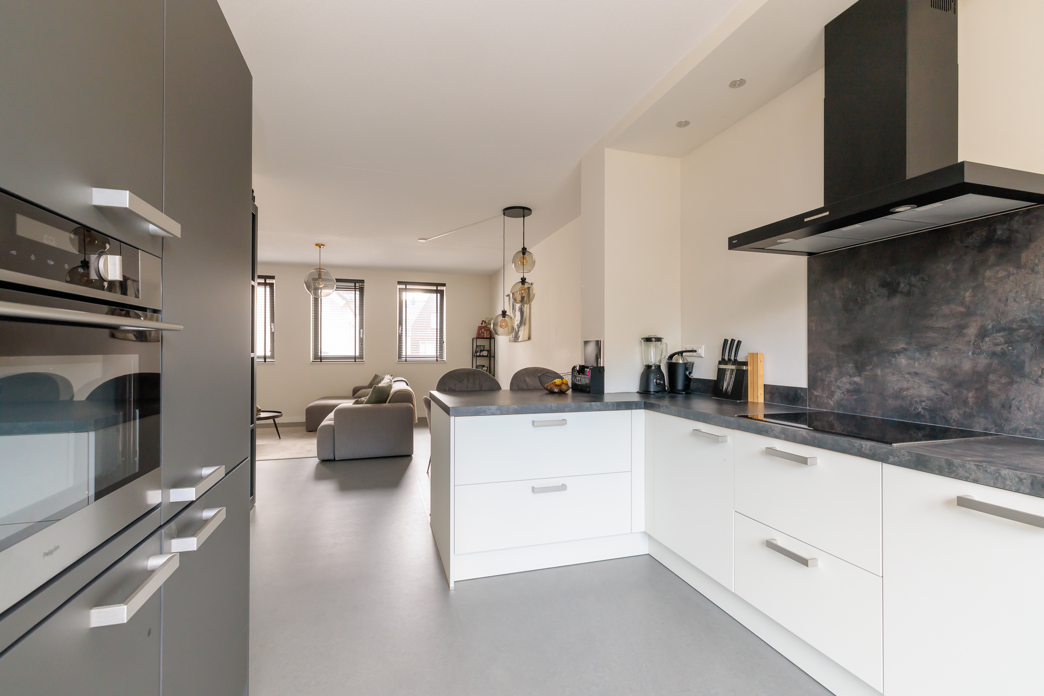 Dijkoever 31 , 2181 NK Hillegom 2