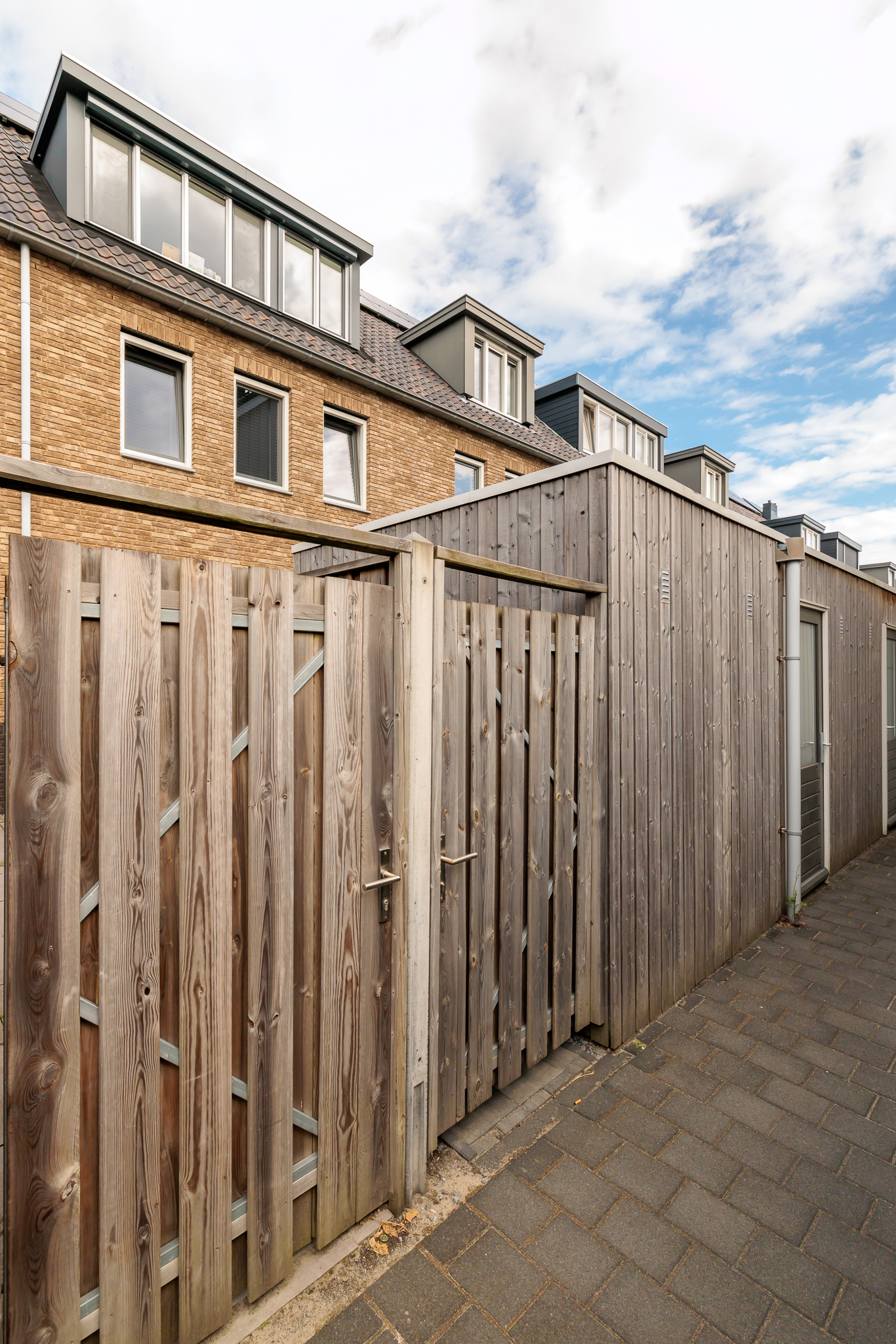 Dijkoever 31 , 2181 NK Hillegom 27