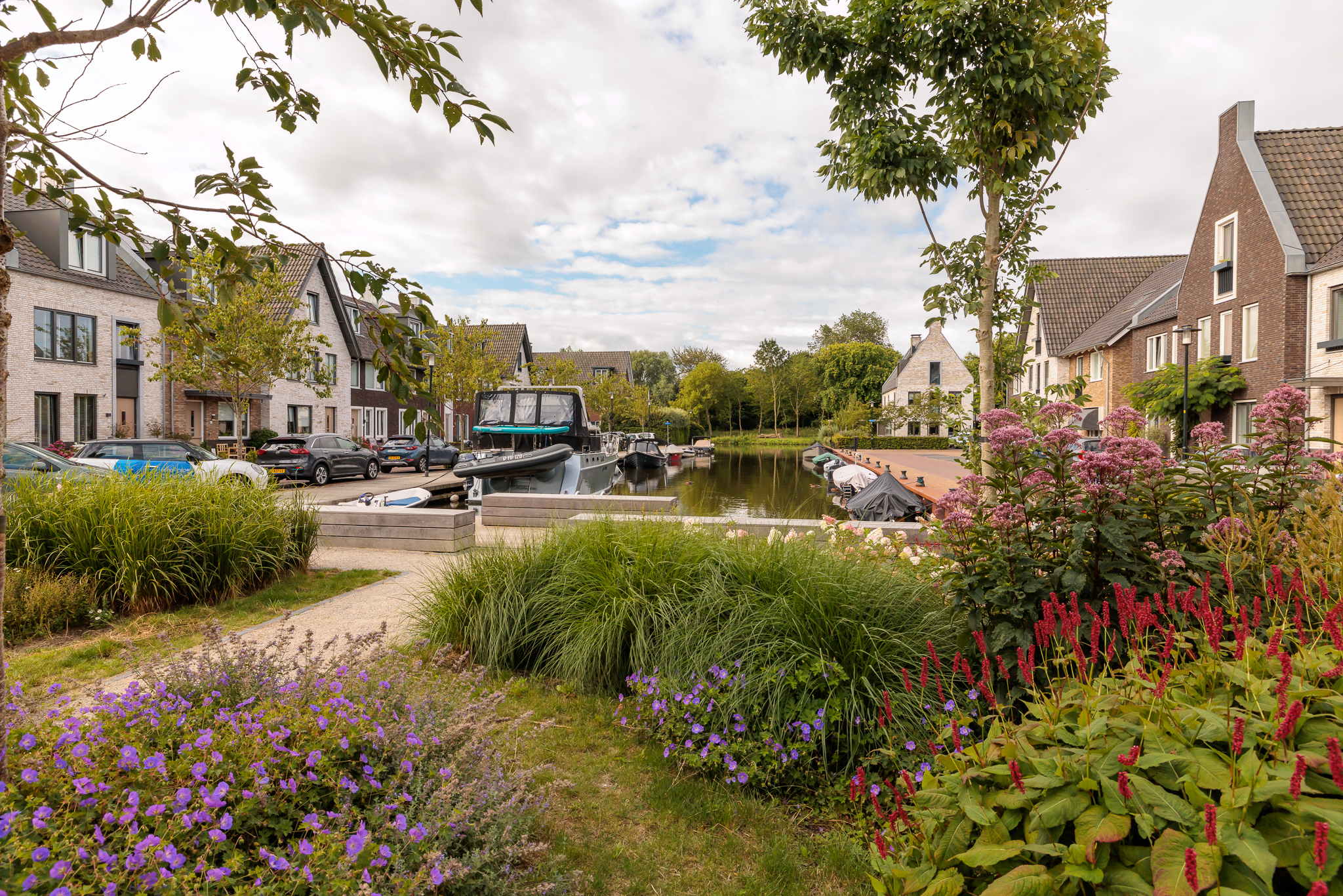 Dijkoever 31 , 2181 NK Hillegom 28